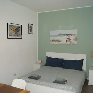  Apartment House Naviglio Quattro